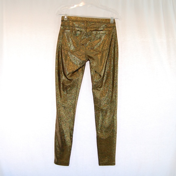 SOLD -- Hue Gold Shimmer Leggings (NWT) - Picture 5 of 8